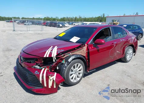 2018 Toyota Camry Le из США, поврежденный, VIN 4T1B11HK9JU520849